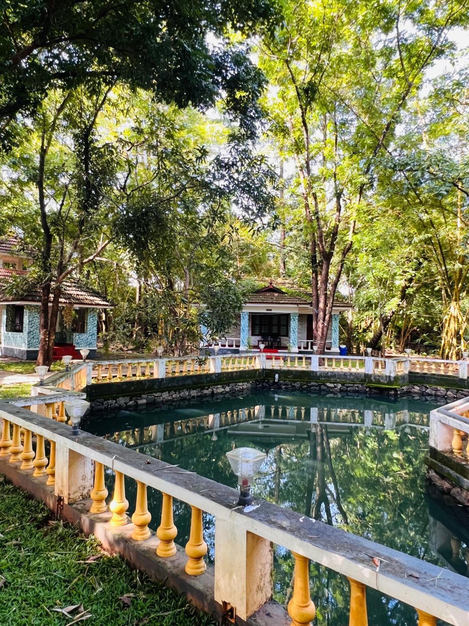Surya Eco And Wedding Resort Thrissur Exterior foto